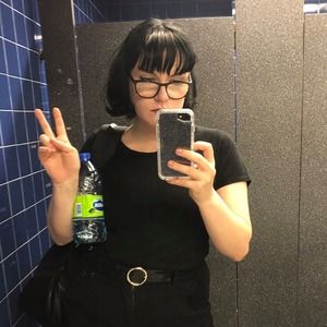 Meet your Posher, Eva